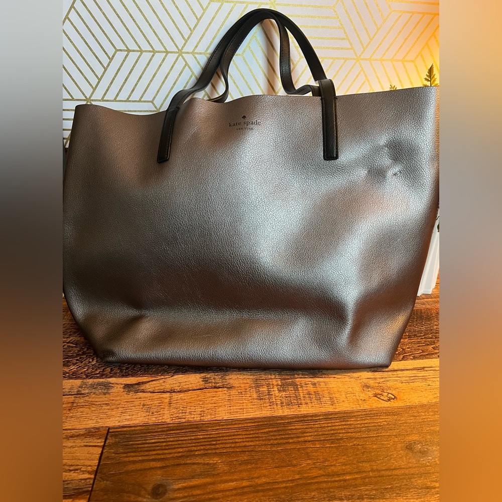 Kate Spade Black/Grey Reversable Leather Handbag GUC